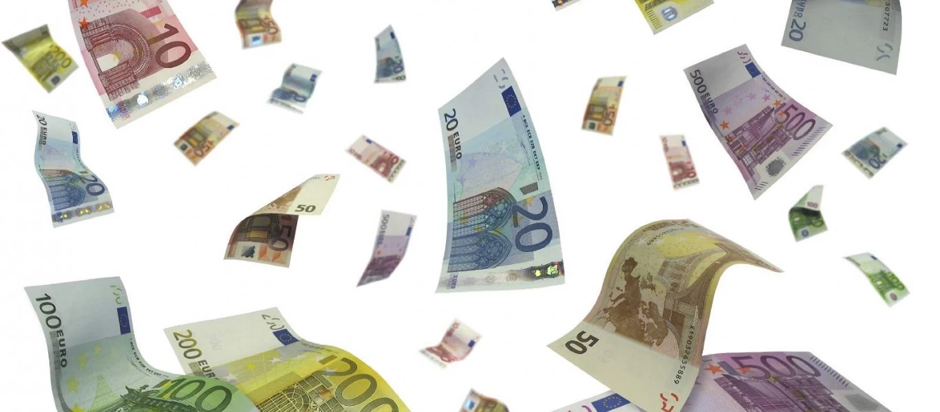 Θέλετε να μαζέψετε λεφτά; - Οι 4+1 συνήθειες που πρέπει να «κόψετε»